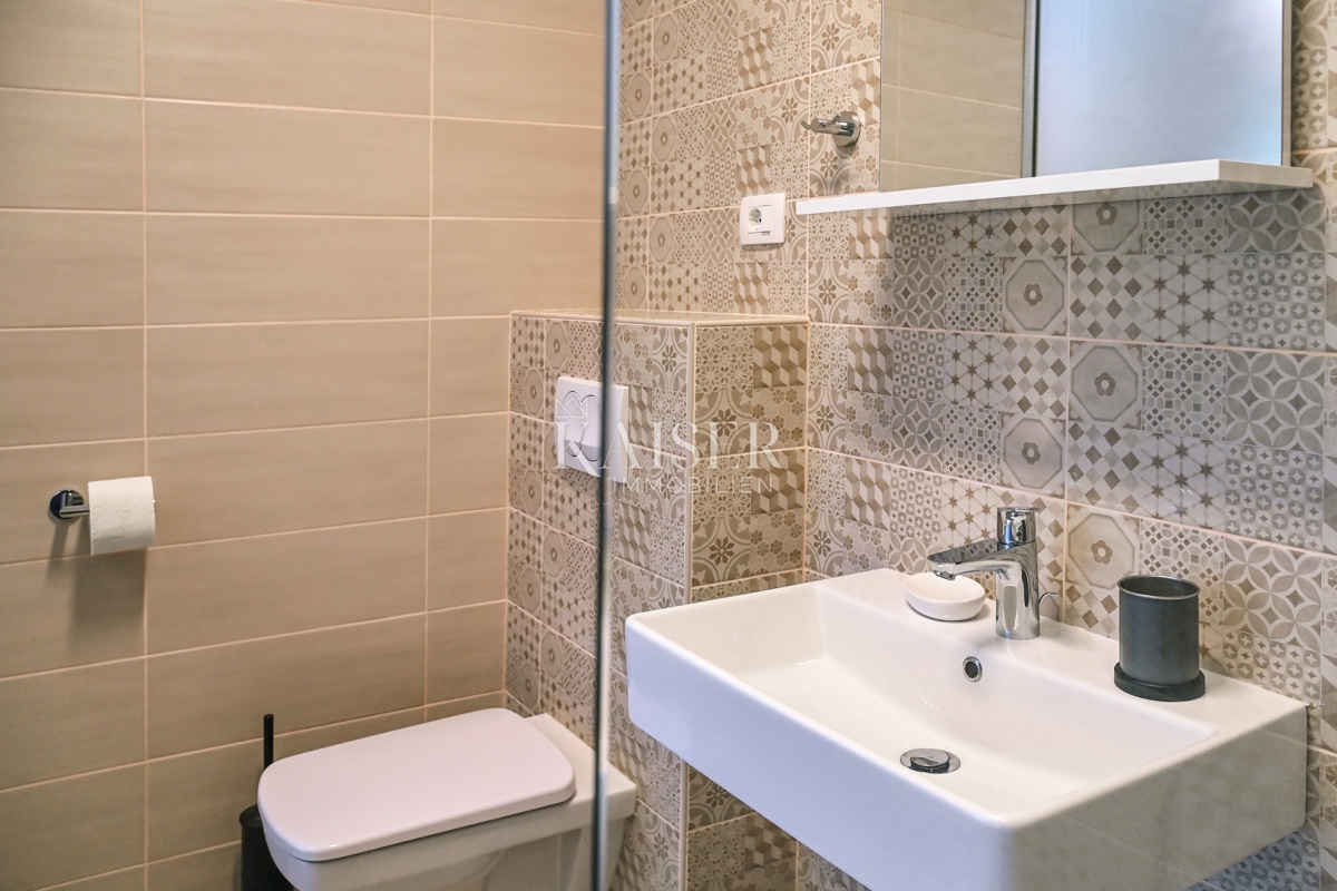 Villa moderna a Kraljevica con piscina, sauna e cantina vinicola 