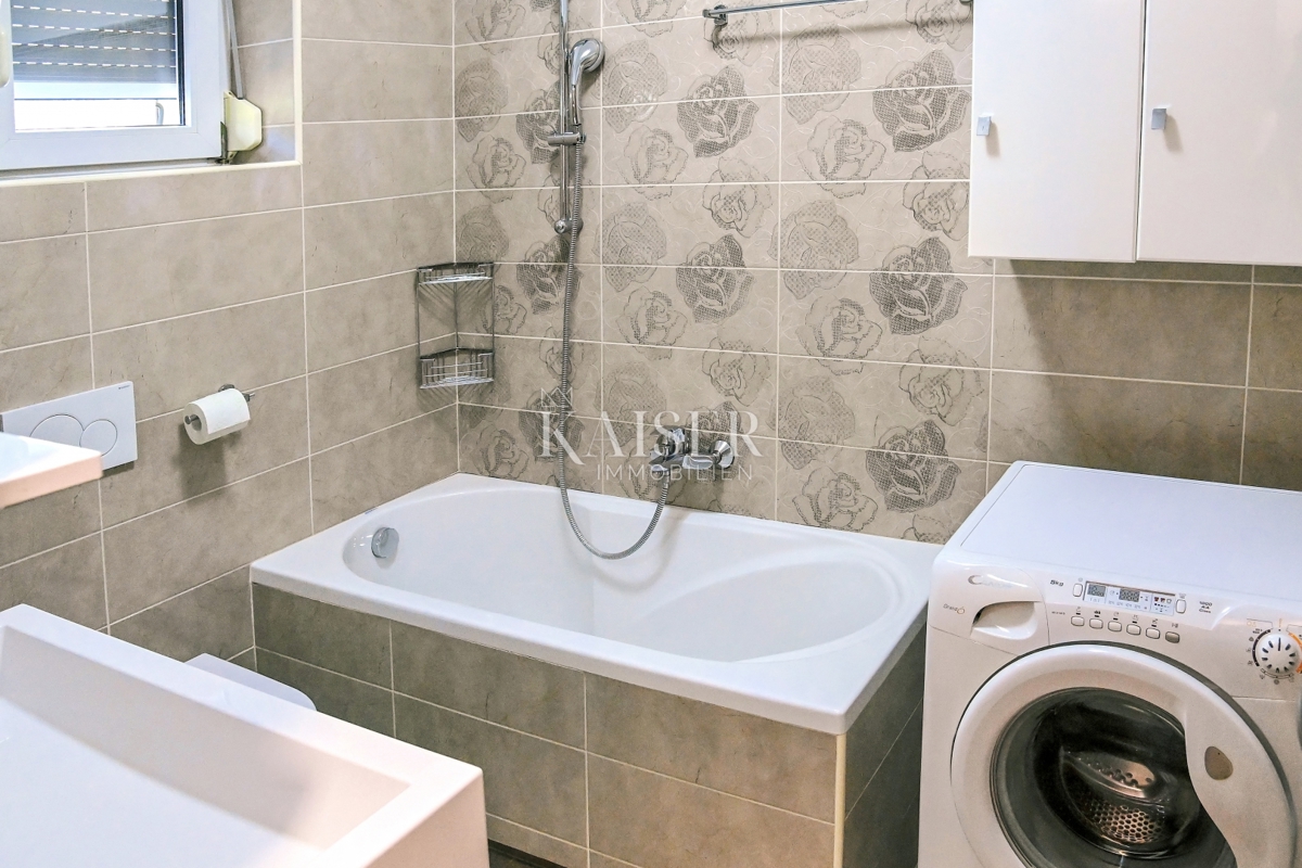 Villa moderna a Kraljevica con piscina, sauna e cantina vinicola 