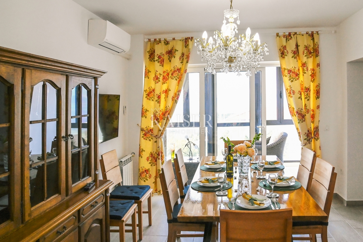 Villa moderna a Kraljevica con piscina, sauna e cantina vinicola 