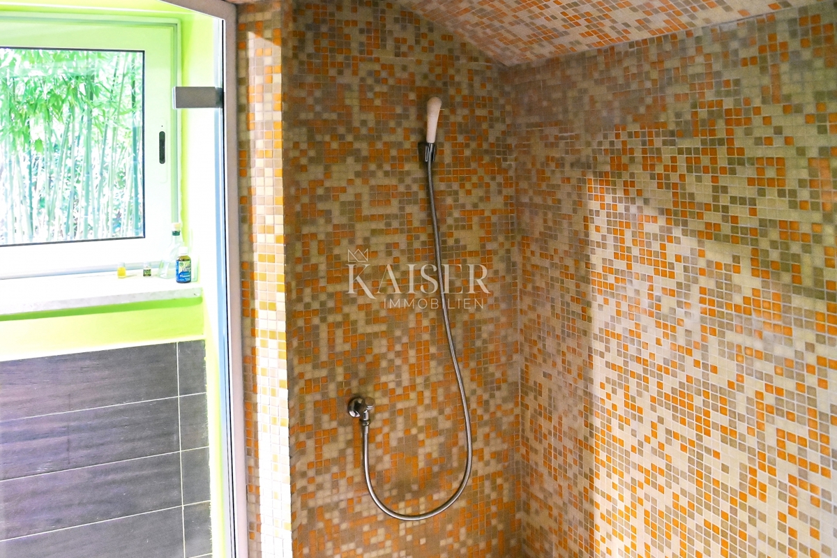 Villa moderna a Kraljevica con piscina, sauna e cantina vinicola 