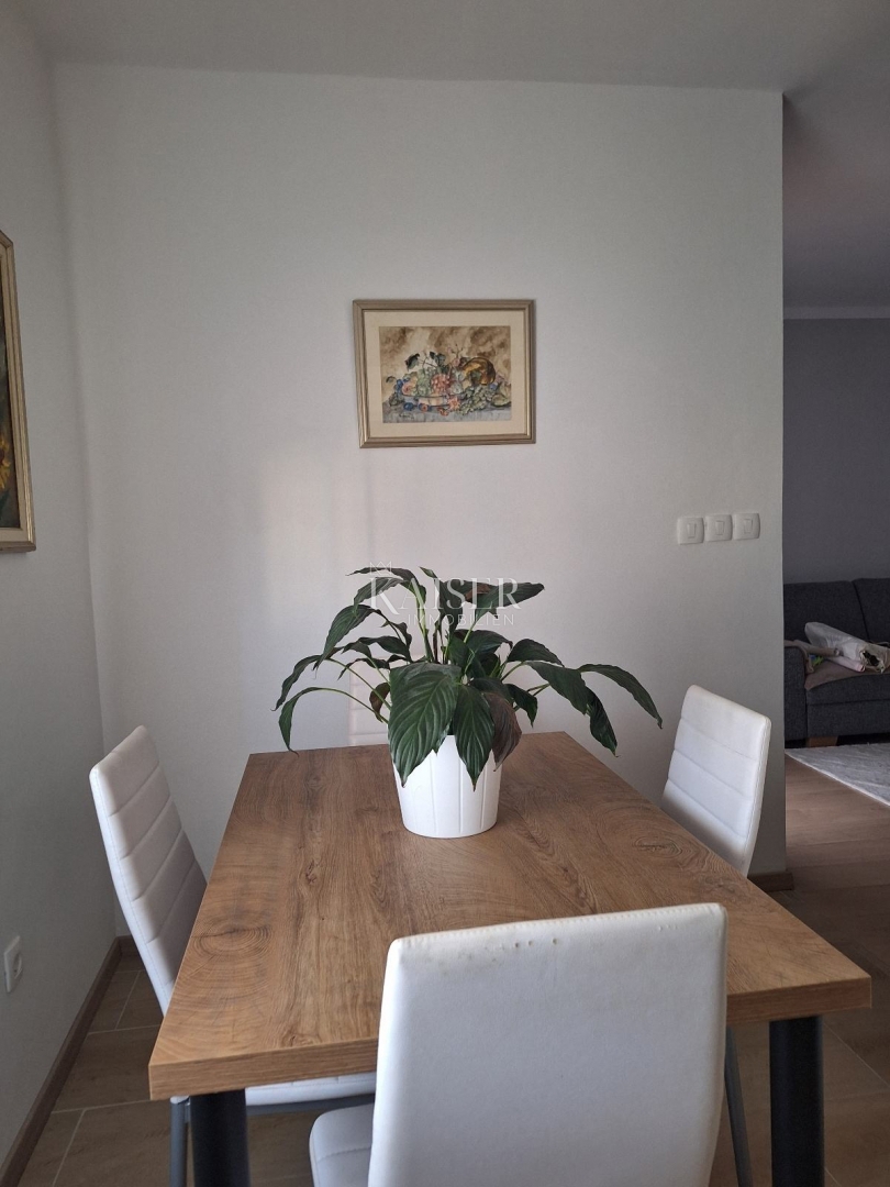 Istria, Umago - pratico appartamento in centro, 56m2