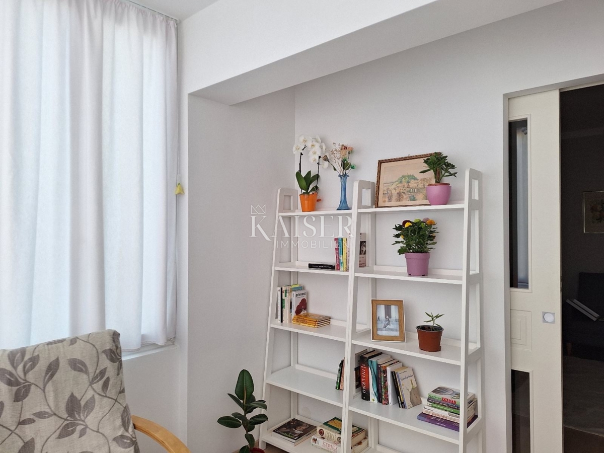 Istria, Umago - pratico appartamento in centro, 56m2