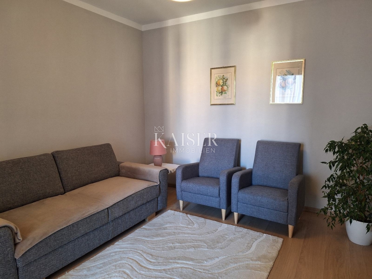 Istria, Umago - pratico appartamento in centro, 56m2