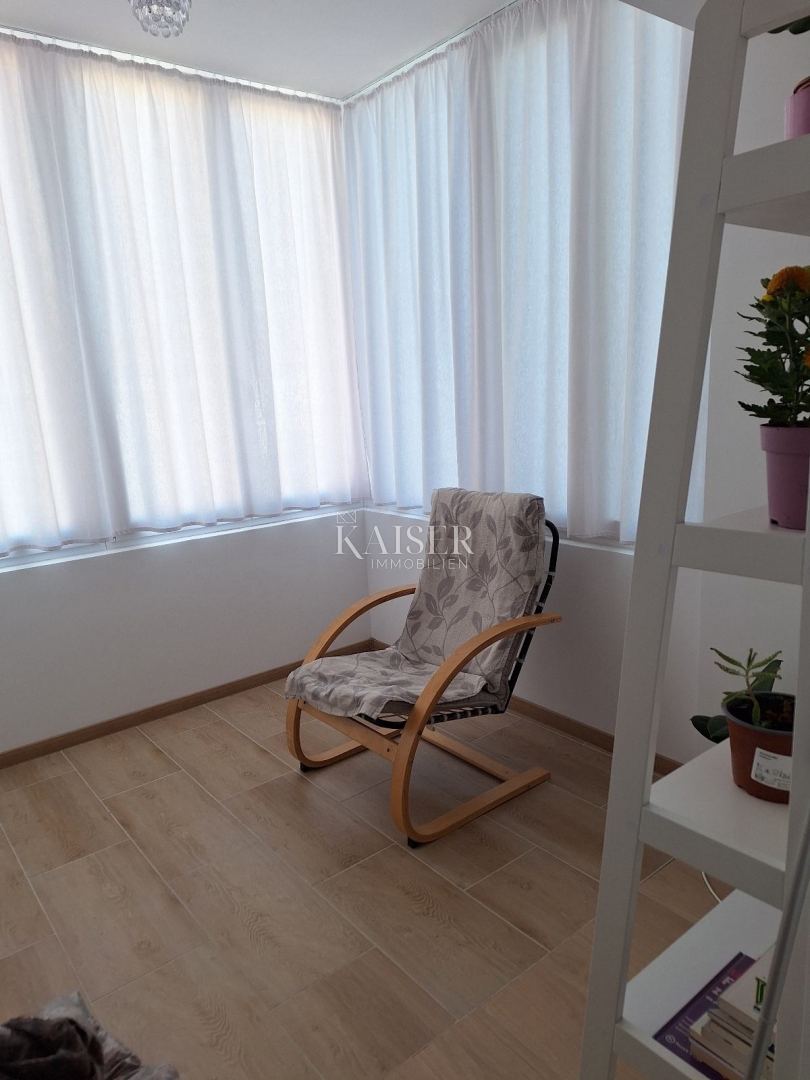 Istria, Umago - pratico appartamento in centro, 56m2