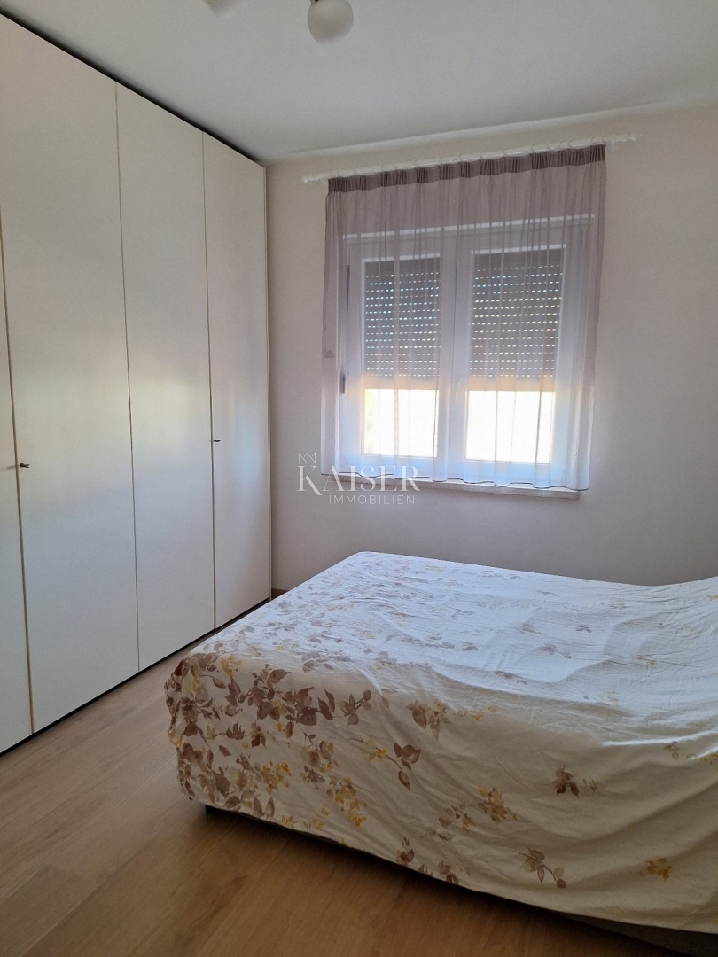 Istria, Umago - pratico appartamento in centro, 56m2