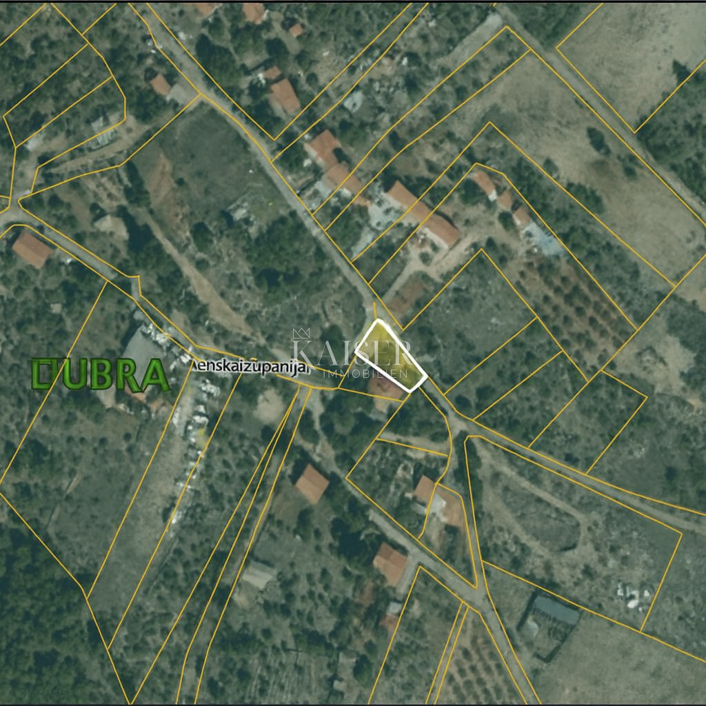 Šibenik – Dubrava | Terreno edificabile di 1819 m² con potenziale per una villa o un investimento