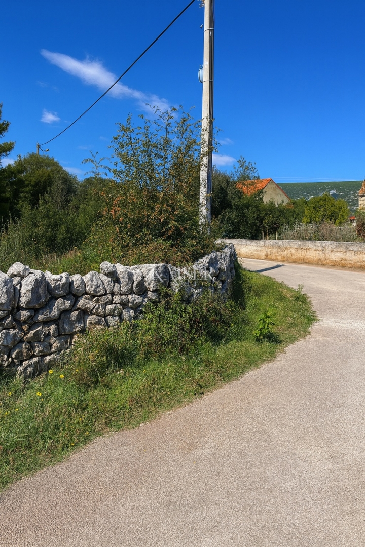 Šibenik – Dubrava | Terreno edificabile di 1819 m² con potenziale per una villa o un investimento