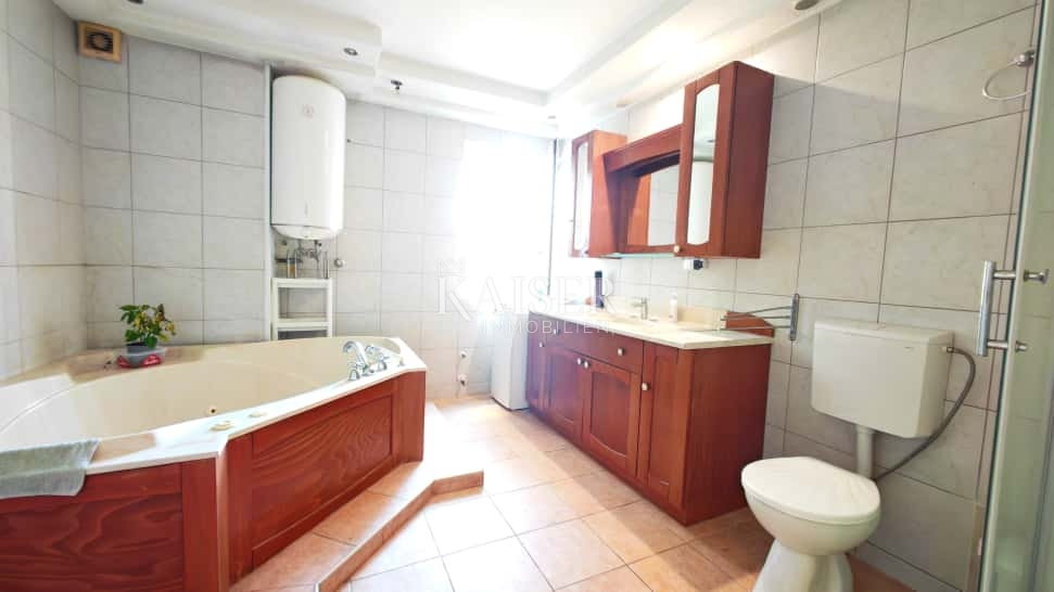 Appartamento Pula, 156,53m2