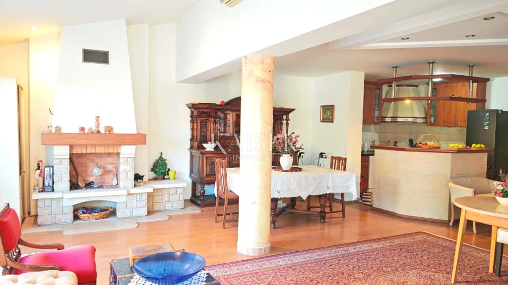 Appartamento Pula, 156,53m2