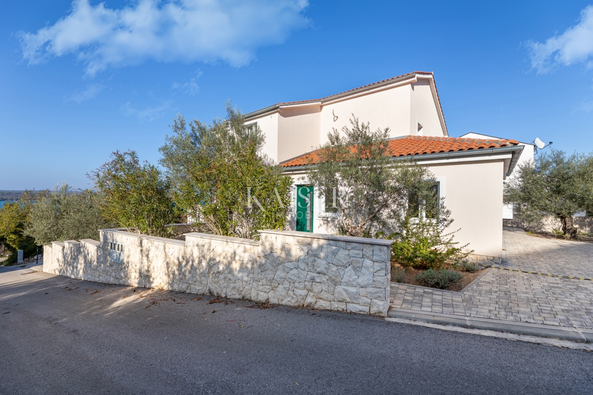 Casa Klimno, Dobrinj, 266m2