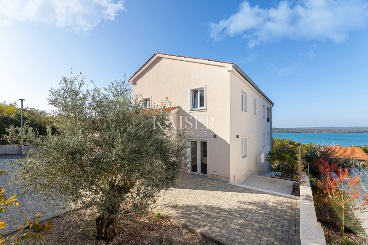 Casa Klimno, Dobrinj, 266m2