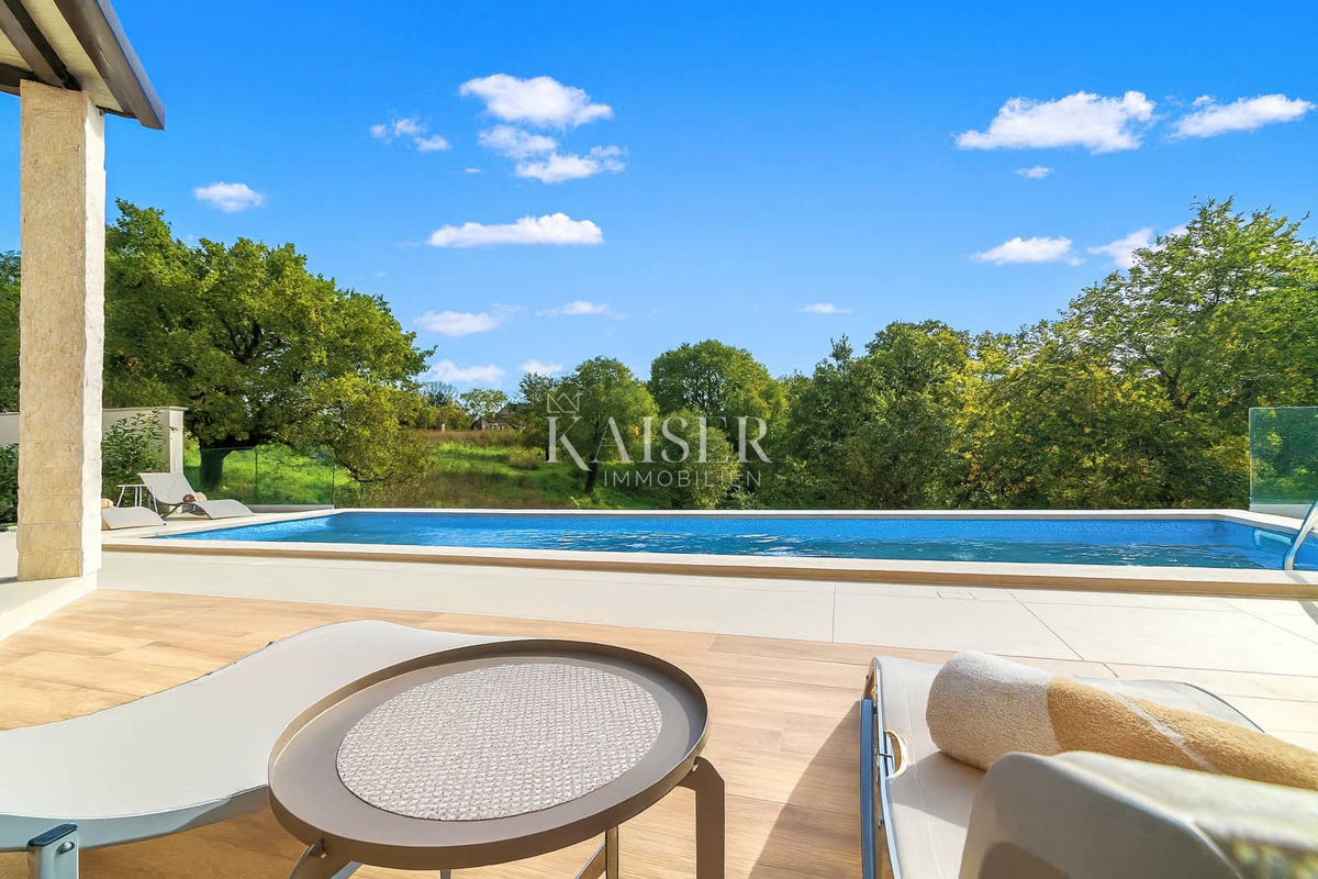 Istria, Svetvincenat - moderna casa bifamiliare con piscina