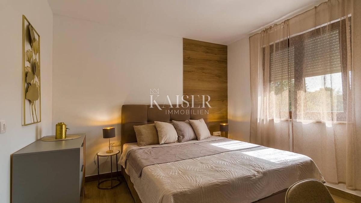 Istria, Svetvincenat - moderna casa bifamiliare con piscina