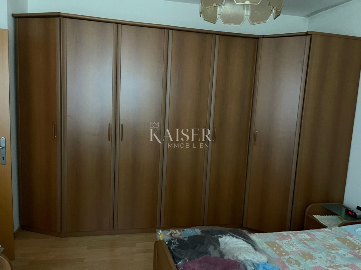 Istria, Umago - dintorni: casa arredata di 200m2 con due appartamenti e un grande giardino di 500m2