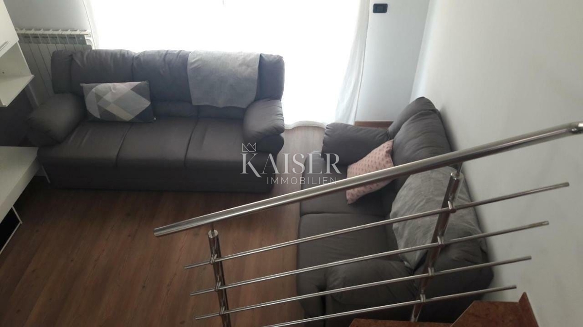 Istria, Umago - dintorni: casa arredata di 200m2 con due appartamenti e un grande giardino di 500m2