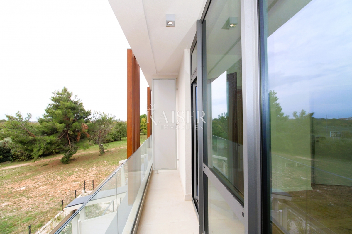 Istria, Rovigno - appartamento moderno a due piani di 118 m2 con garage