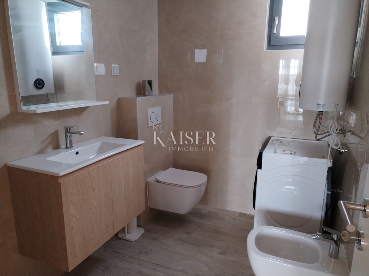 Istria, zona Umago, appartamento 71m2, vista mare