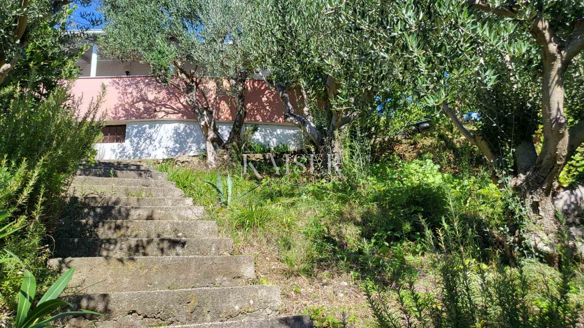 Zara – Rtina 937 m2 prima fila al mare