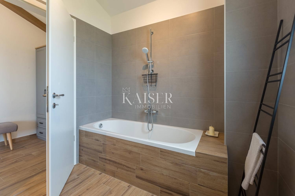 Istria, Buie - Casa 150m2 con piscina e vista mare