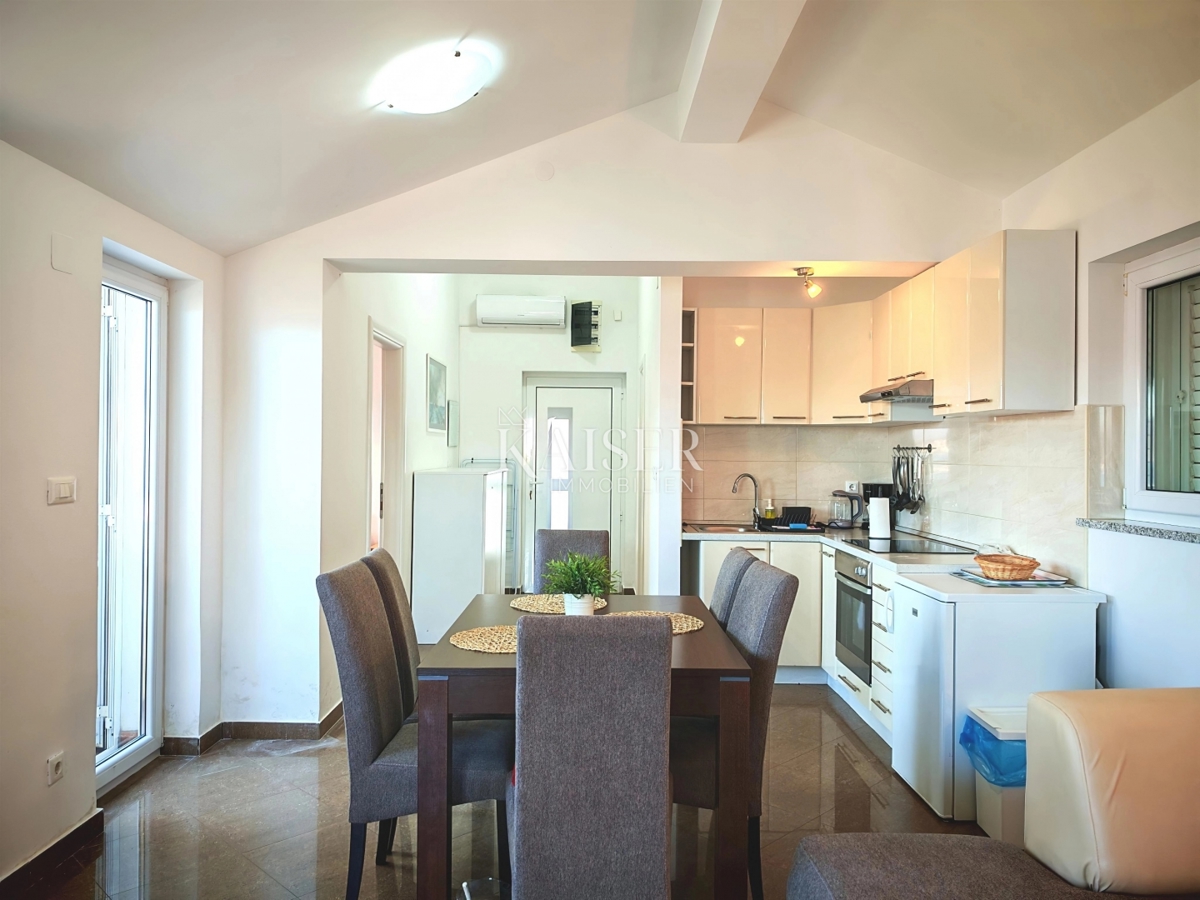 Isola di Krk, Čižići - appartamento con due camere da letto 55m2, a soli 60m dal mare