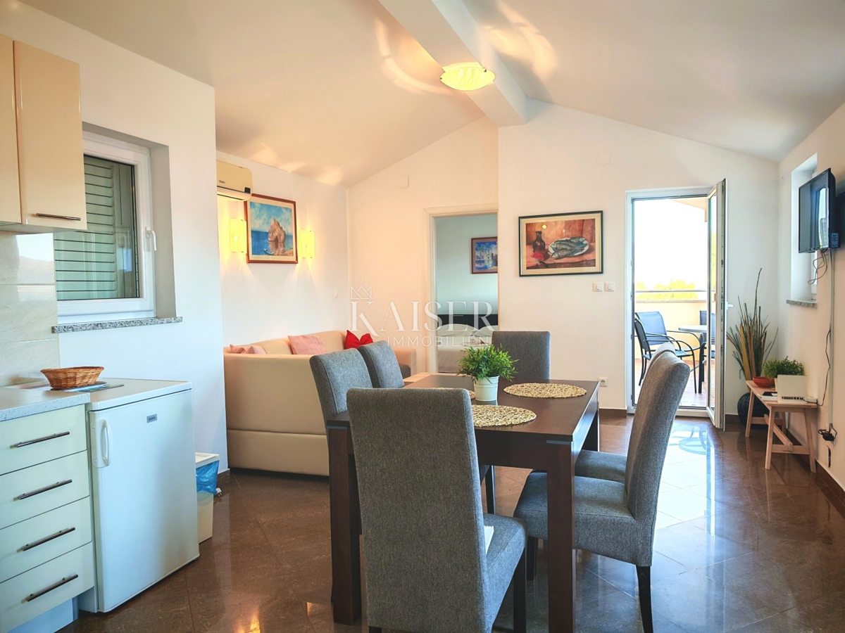 Isola di Krk, Čižići - appartamento con due camere da letto 55m2, a soli 60m dal mare