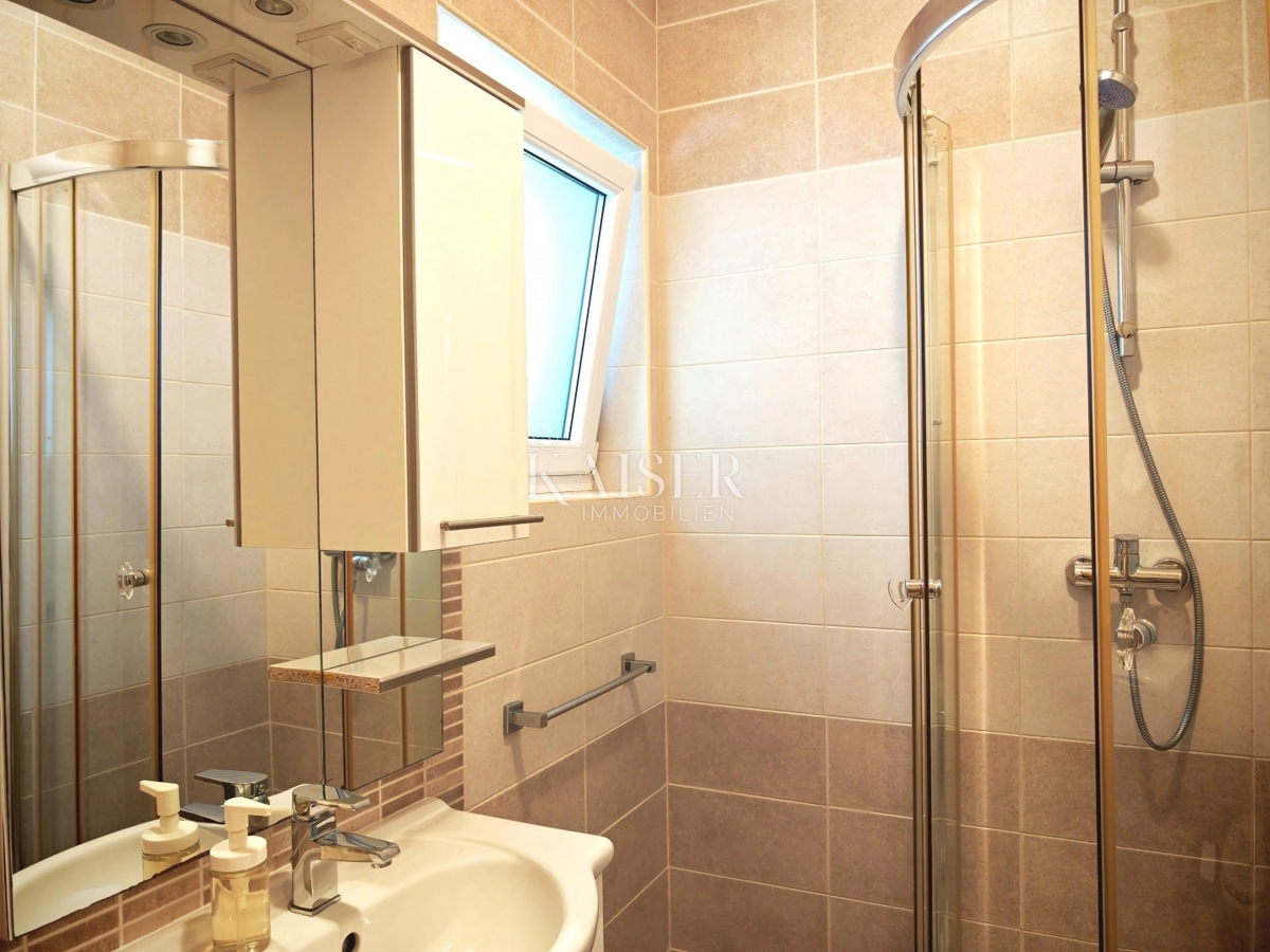 Isola di Krk, Čižići - appartamento con due camere da letto 55m2, a soli 60m dal mare