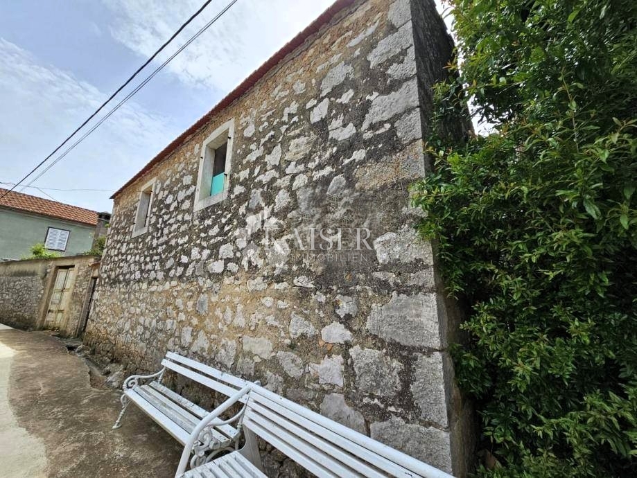 Zara - Lukoran casa in pietra da ristrutturare 94 m2