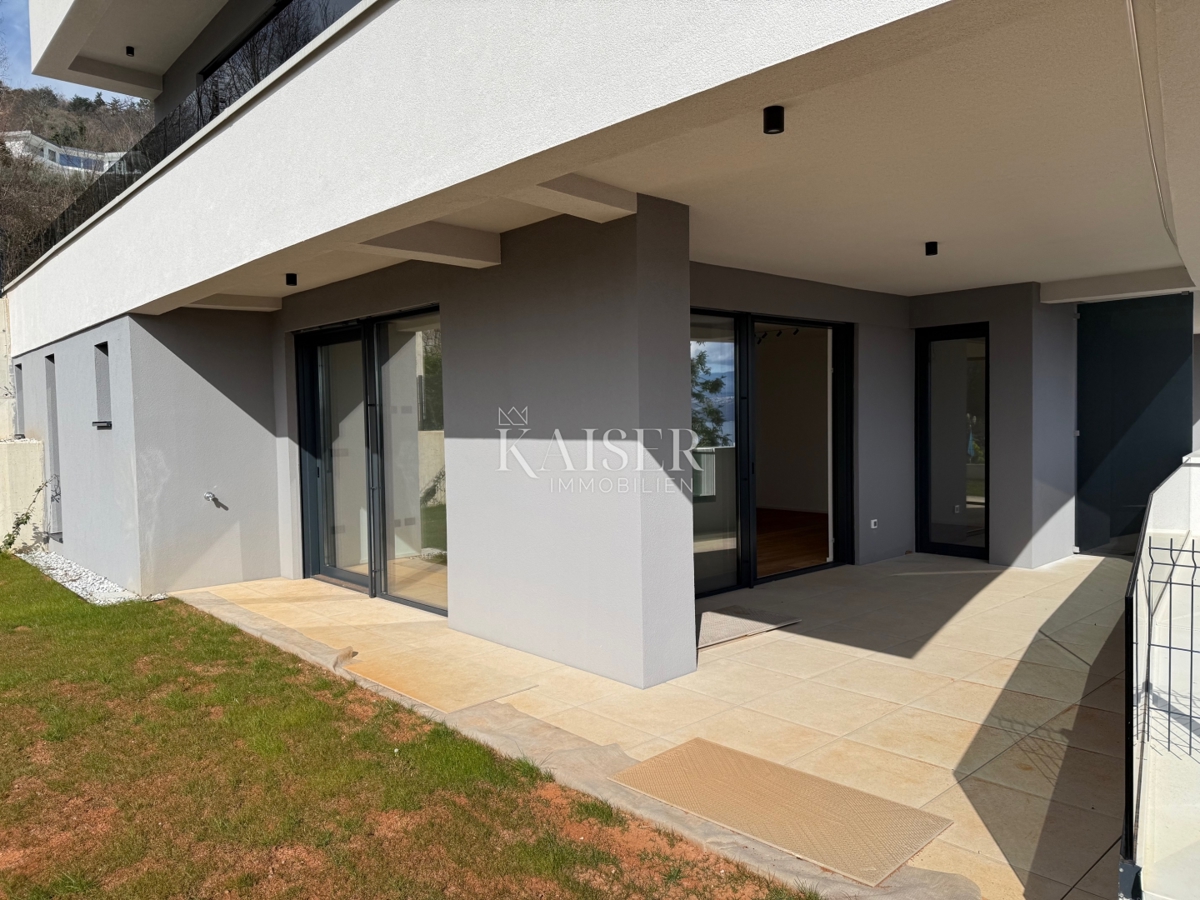 Opatija, Lovran - appartamento in un edificio nuovo con una splendida vista e giardino