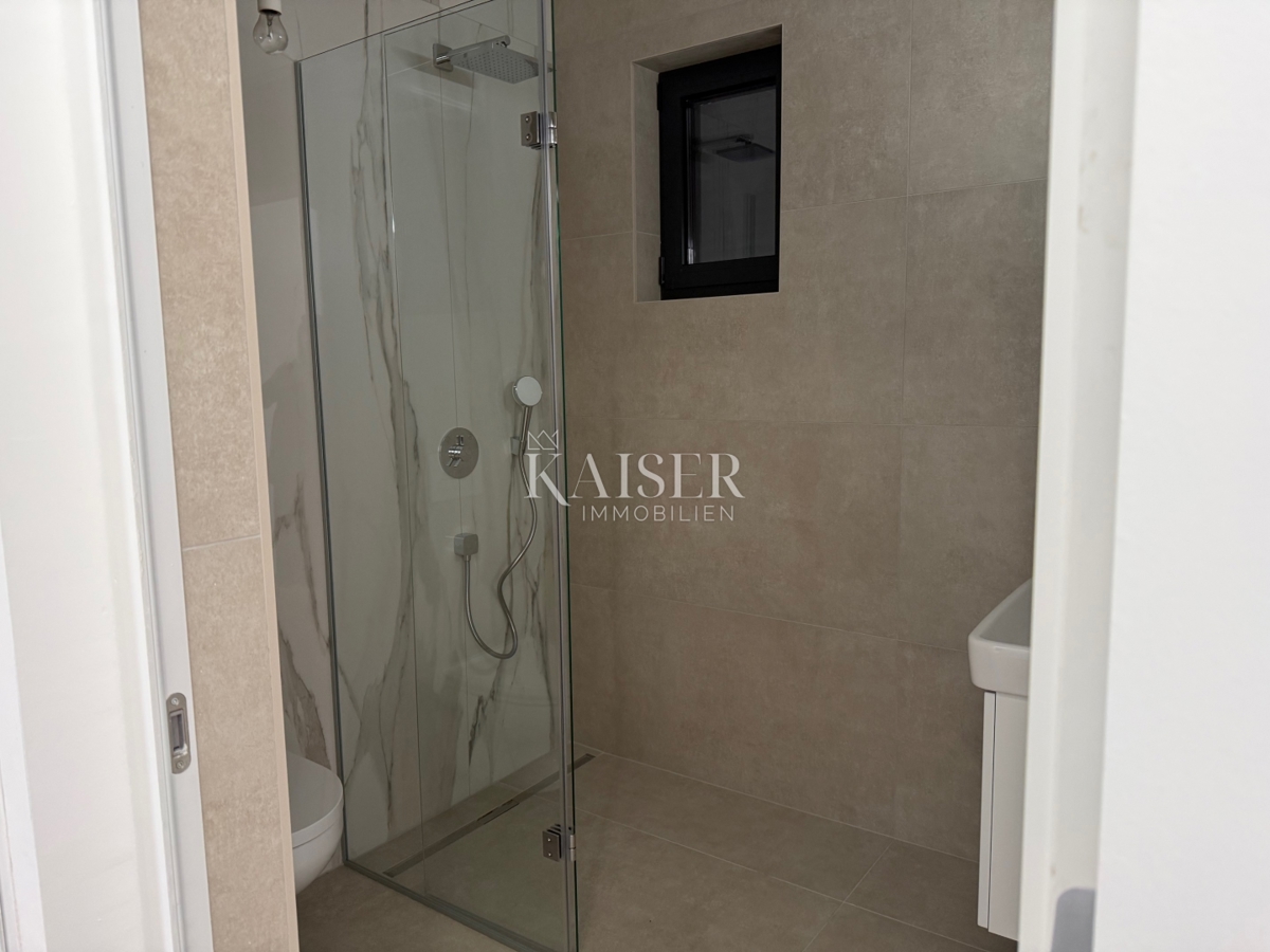 Opatija, Lovran - appartamento in un edificio nuovo con una splendida vista e giardino