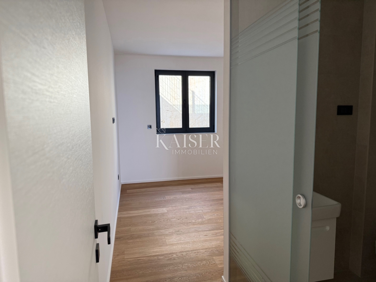 Opatija, Lovran - appartamento in un edificio nuovo con una splendida vista e giardino