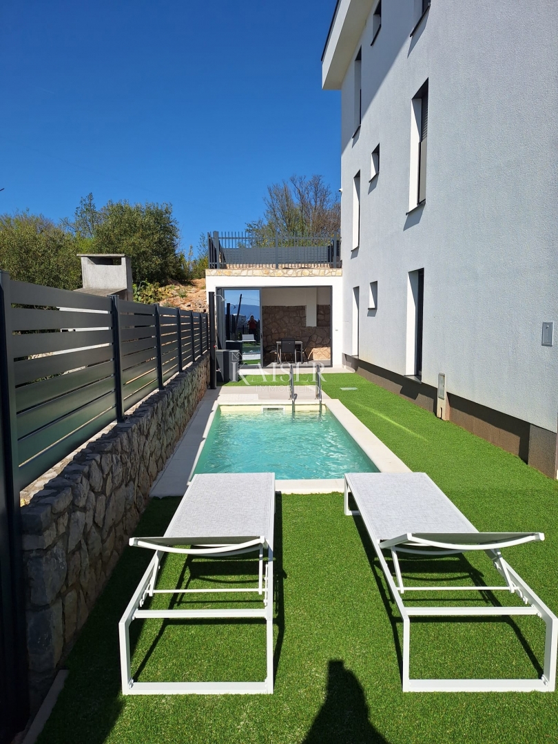 Isola di Krk, Omišalj - appartamento moderno di 67 m2 a soli 250 m dal mare