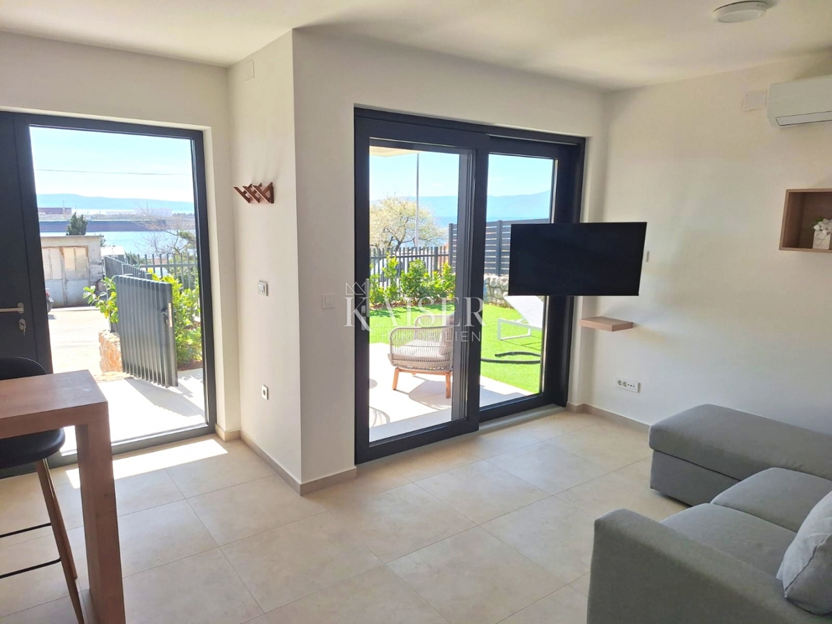 Isola di Krk, Omišalj - appartamento moderno di 67 m2 a soli 250 m dal mare