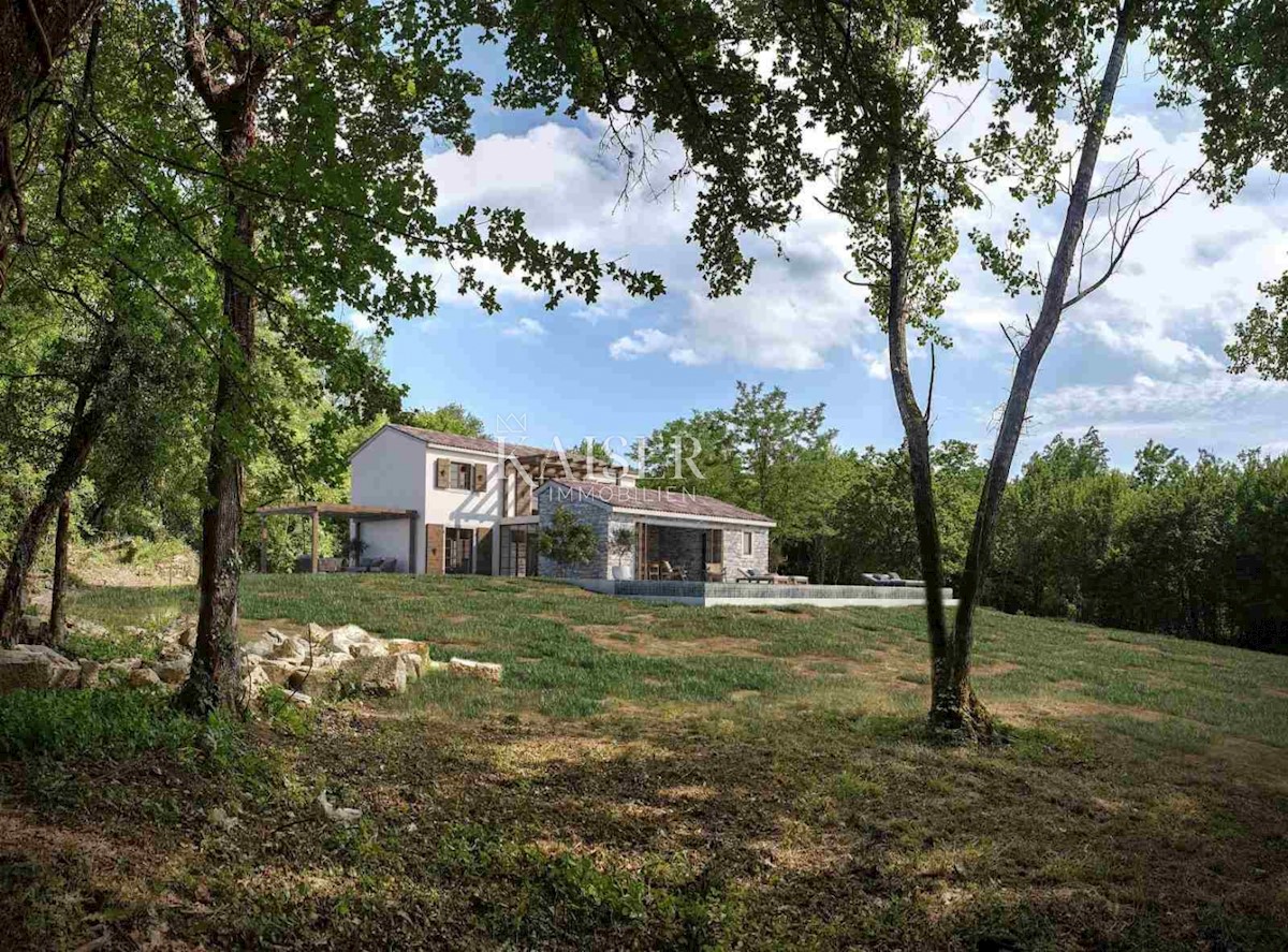 Istria, Kotli - casa in costruzione con grande terreno di 2400 m2 + 5100 m2