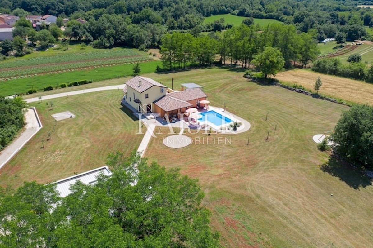 Casa Trviž, Pazin - Okolica, 300m2