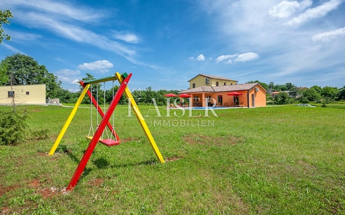 Casa Trviž, Pazin - Okolica, 300m2