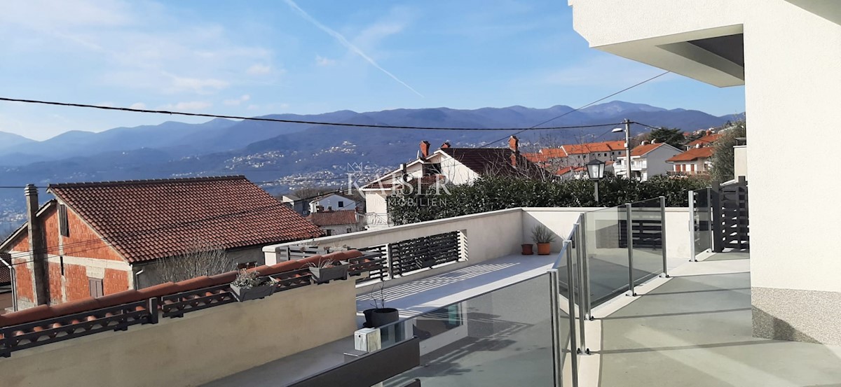 Rijeka, Martinkovac - appartamento 204m2 con vista mare