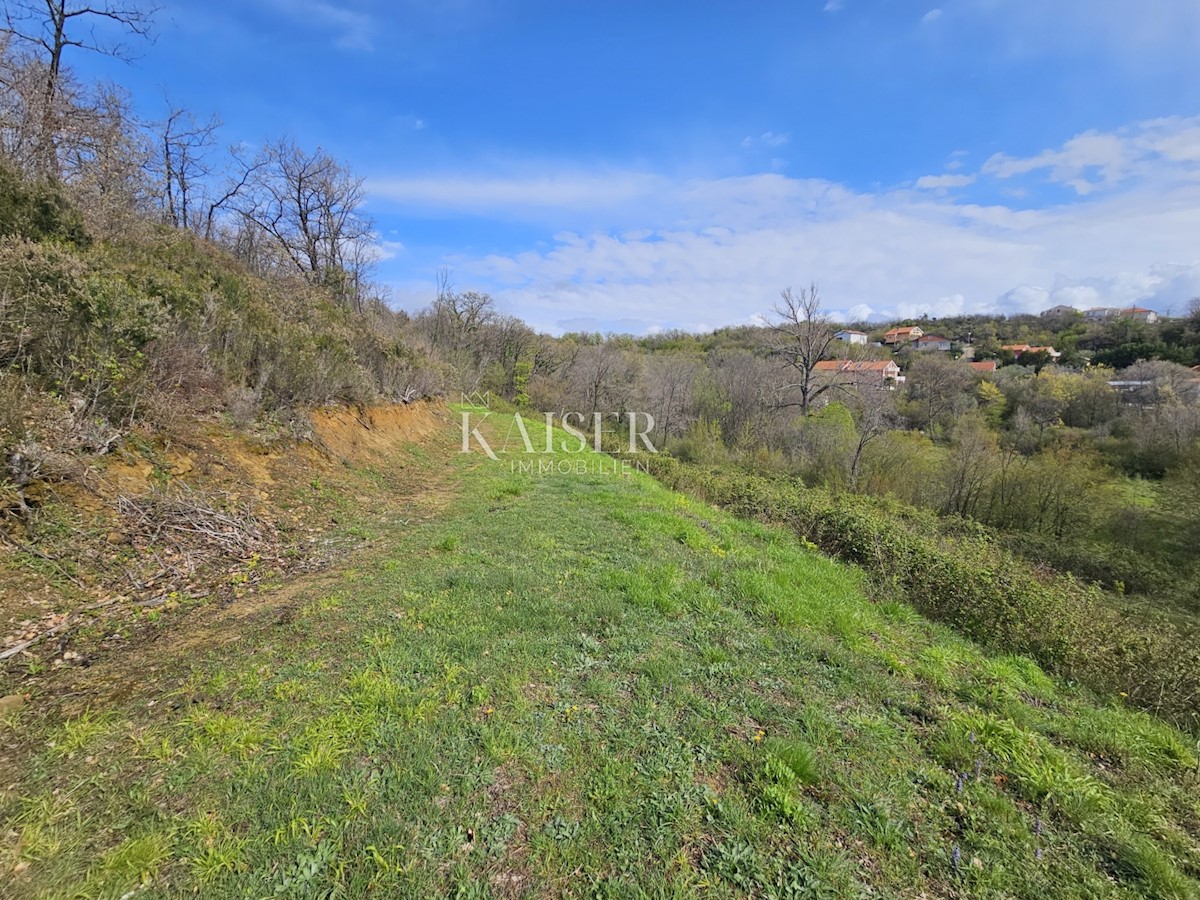 Isola di Krk, Čižići - terreno edificabile a 400 m dal mare