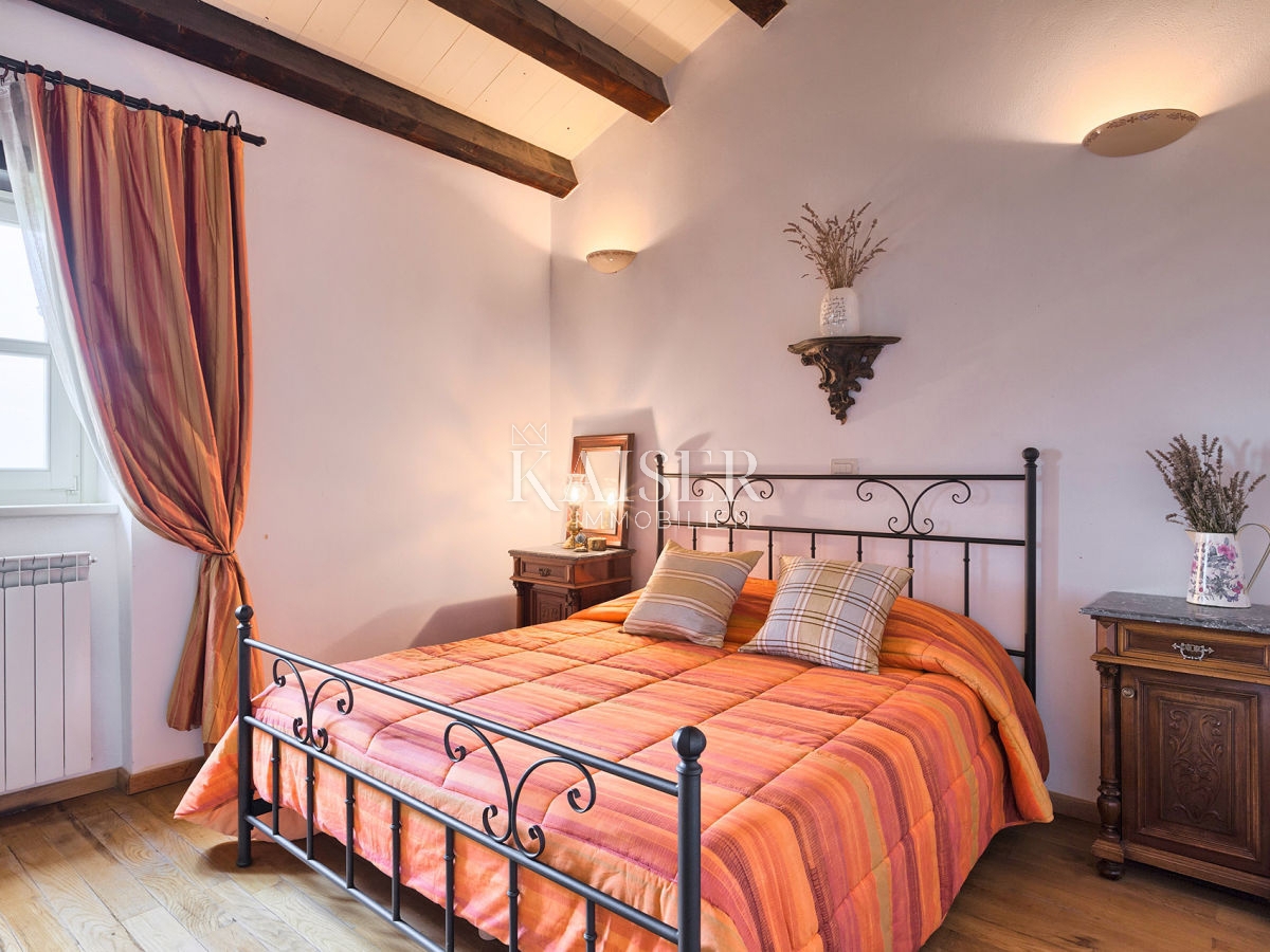 Istria - Tinjan - Casa mediterranea con piscina, 215 m2