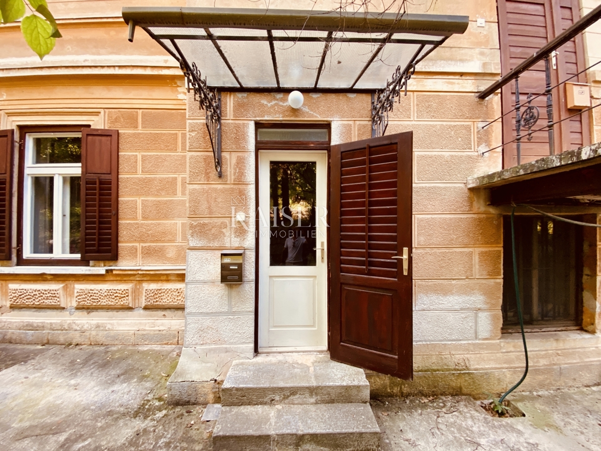 Opatija – Appartamento al piano terra di una villa austro-ungarica, 2a fila al mare