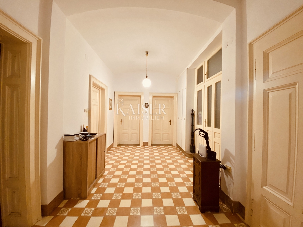Opatija – Appartamento al piano terra di una villa austro-ungarica, 2a fila al mare