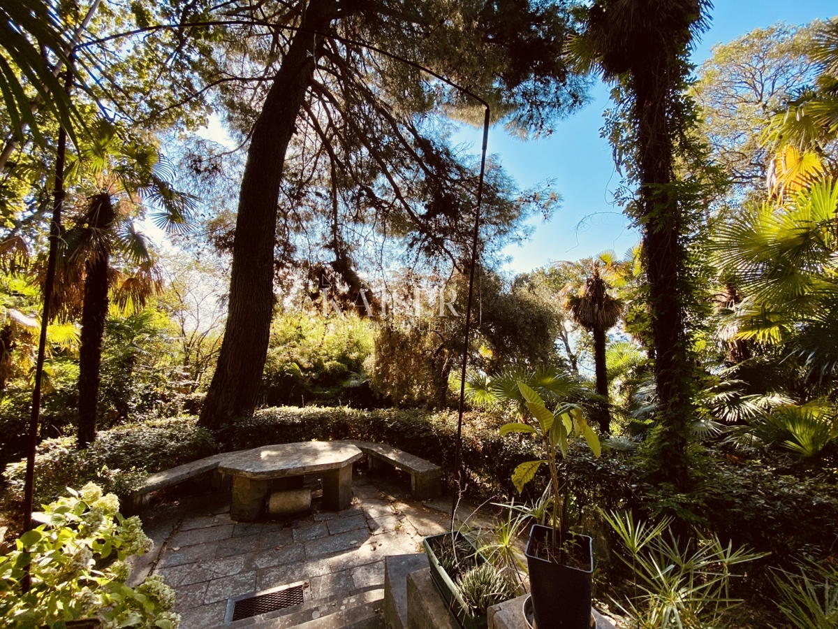 Opatija – Appartamento al piano terra di una villa austro-ungarica, 2a fila al mare