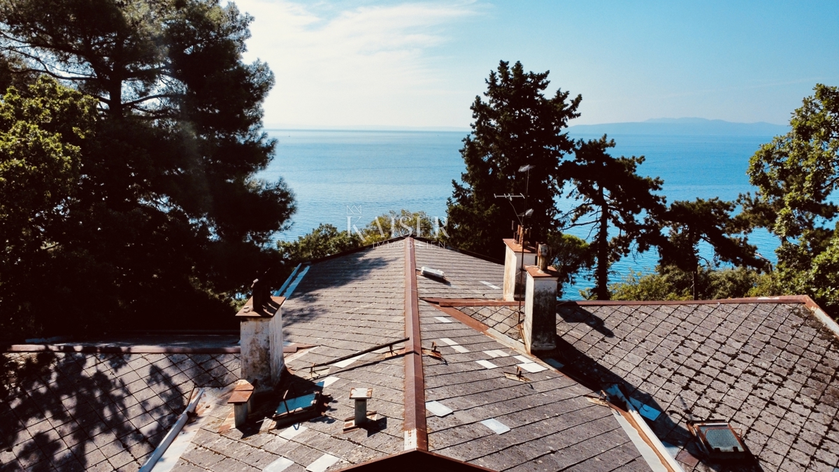 Opatija – Appartamento al piano terra di una villa austro-ungarica, 2a fila al mare