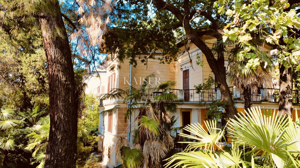Opatija – Appartamento al piano terra di una villa austro-ungarica, 2a fila al mare