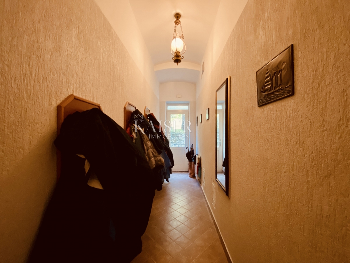 Opatija – Appartamento al piano terra di una villa austro-ungarica, 2a fila al mare