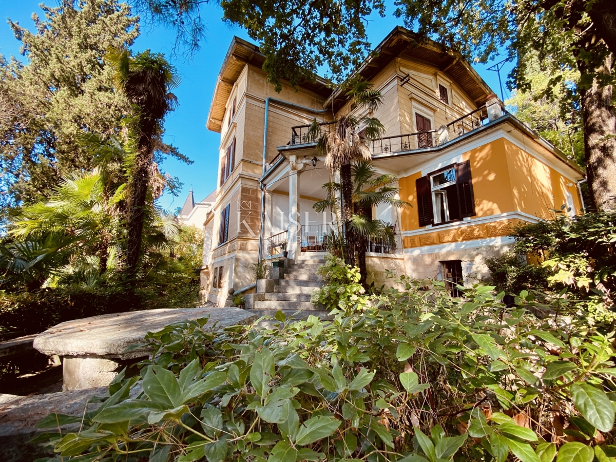 Opatija – Appartamento al piano terra di una villa austro-ungarica, 2a fila al mare