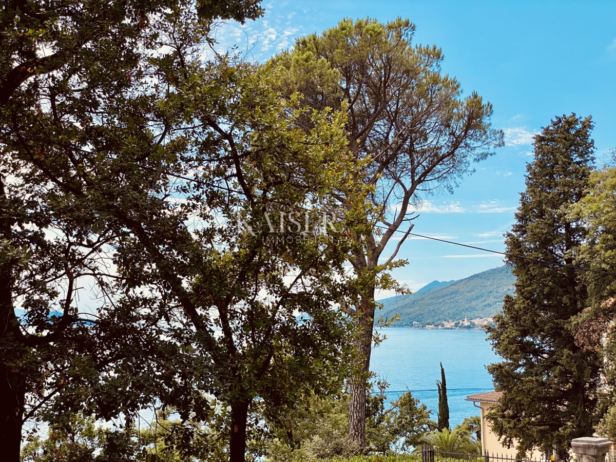 Opatija – Appartamento al piano terra di una villa austro-ungarica, 2a fila al mare