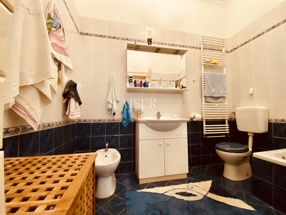Opatija – Appartamento al piano terra di una villa austro-ungarica, 2a fila al mare