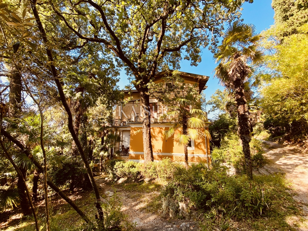 Opatija – Appartamento al piano terra di una villa austro-ungarica, 2a fila al mare