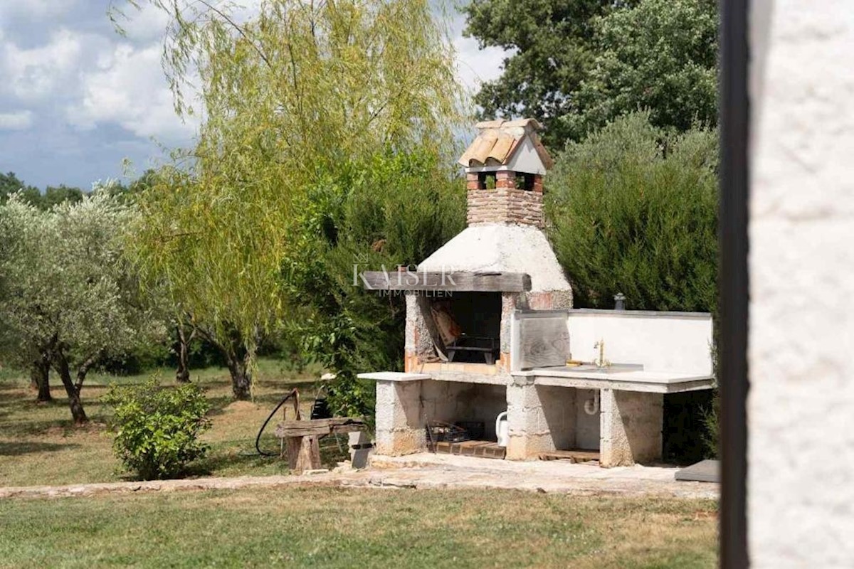 Istria, Visignano, casa con piscina e bellissima vista sul mare