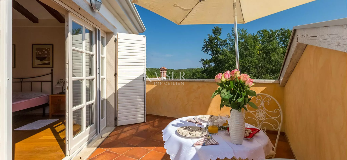 Istria - Parenzo, un'imponente villa in una posizione idilliaca